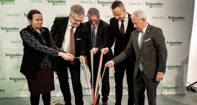 A Schneider Electric új okosgyárának köszönhetően széles körben javulhat az energiahatékonyság