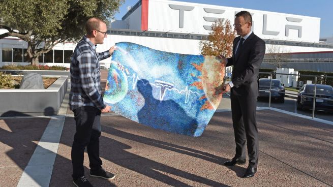 Péter Szijjártó and his delegation visited the Tesla Headquarters in Fremont