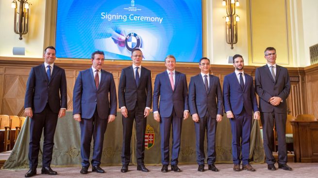 The first Hungarian investment contracts of the BMW have been signed - VIDEO REPORT