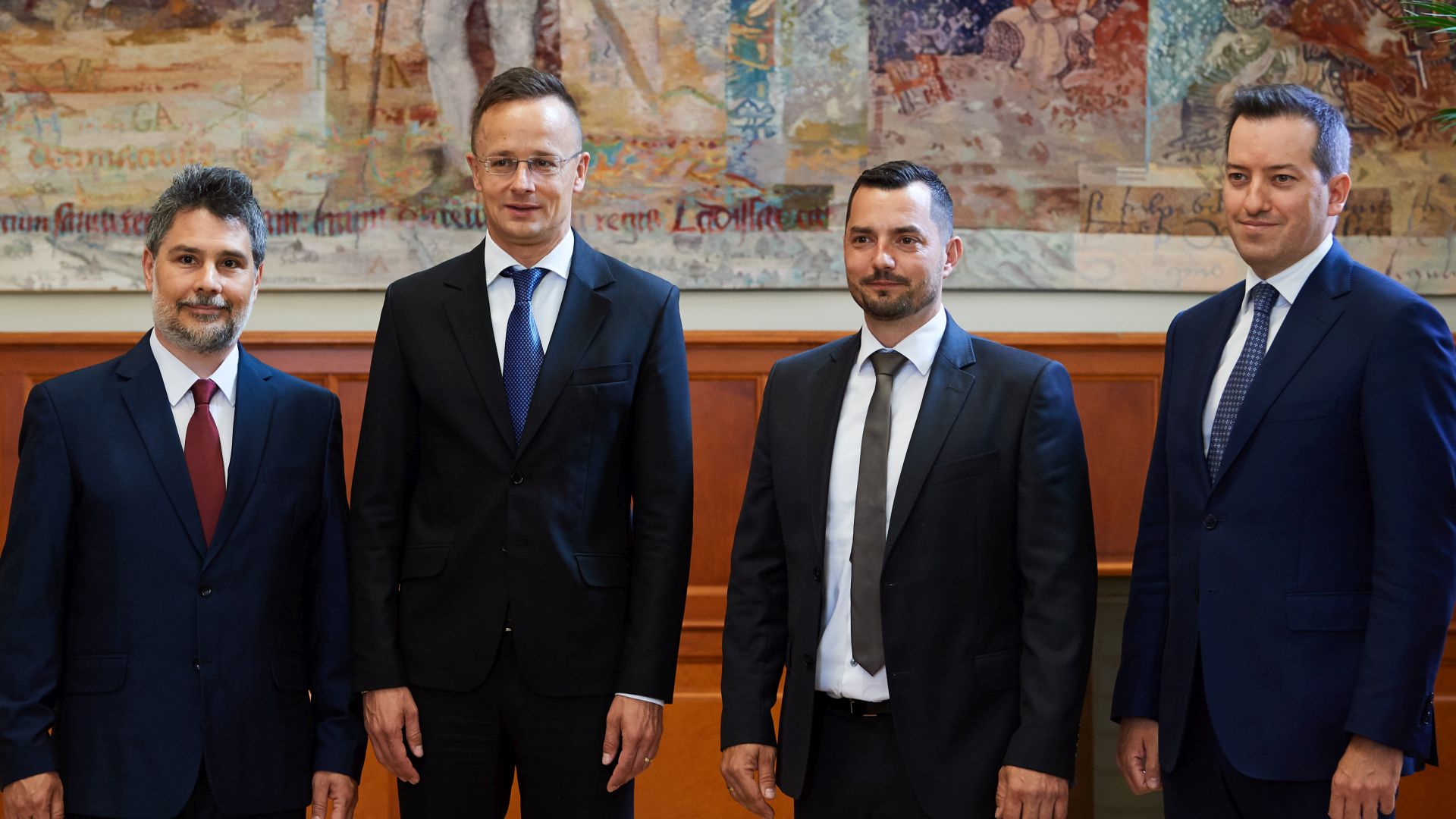 Ádám Németh, Managing Director of Yaris Kabin Hungary, Péter Szijjártó, Minister of Foreign Affairs and Trade, tibor Molnár, Major of Iváncsa and Róbert Ésik, CEO of HIPA